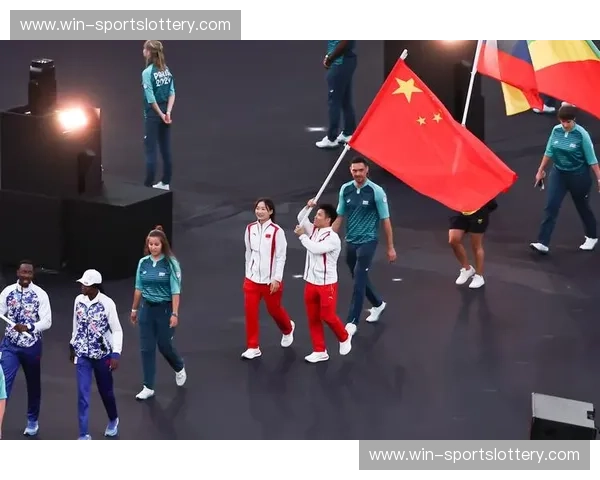 巅峰对撞：当东方“铿锵玫瑰”遇上法兰西“浪漫风暴”——中国女篮vs法国女篮的深度博弈